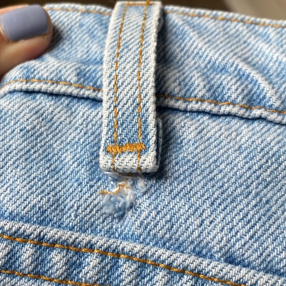 512 Levi’s orange tab light wash high rise distress jeans. 30 - Picture 15 of 16